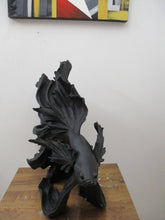 Charger l&#39;image dans la galerie, statue poisson noir H56 - les ateliers croix-rouge
