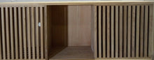 Charger l&#39;image dans la galerie, Etagère en chêne avec portes coulissantes - les ateliers croix-rouge
